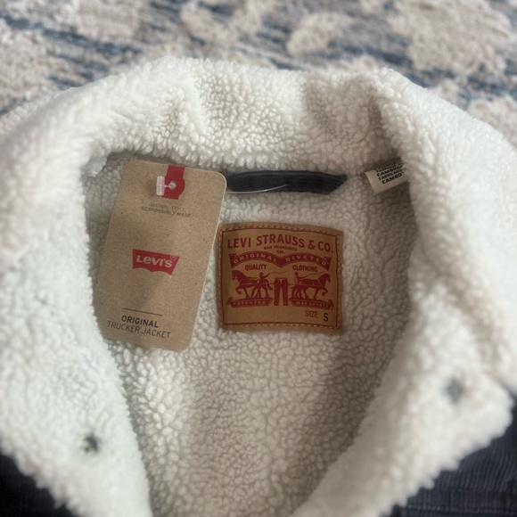 Levi’s Trucker Corduroy Sherpa Jacket NWT - Picture 6 of 9